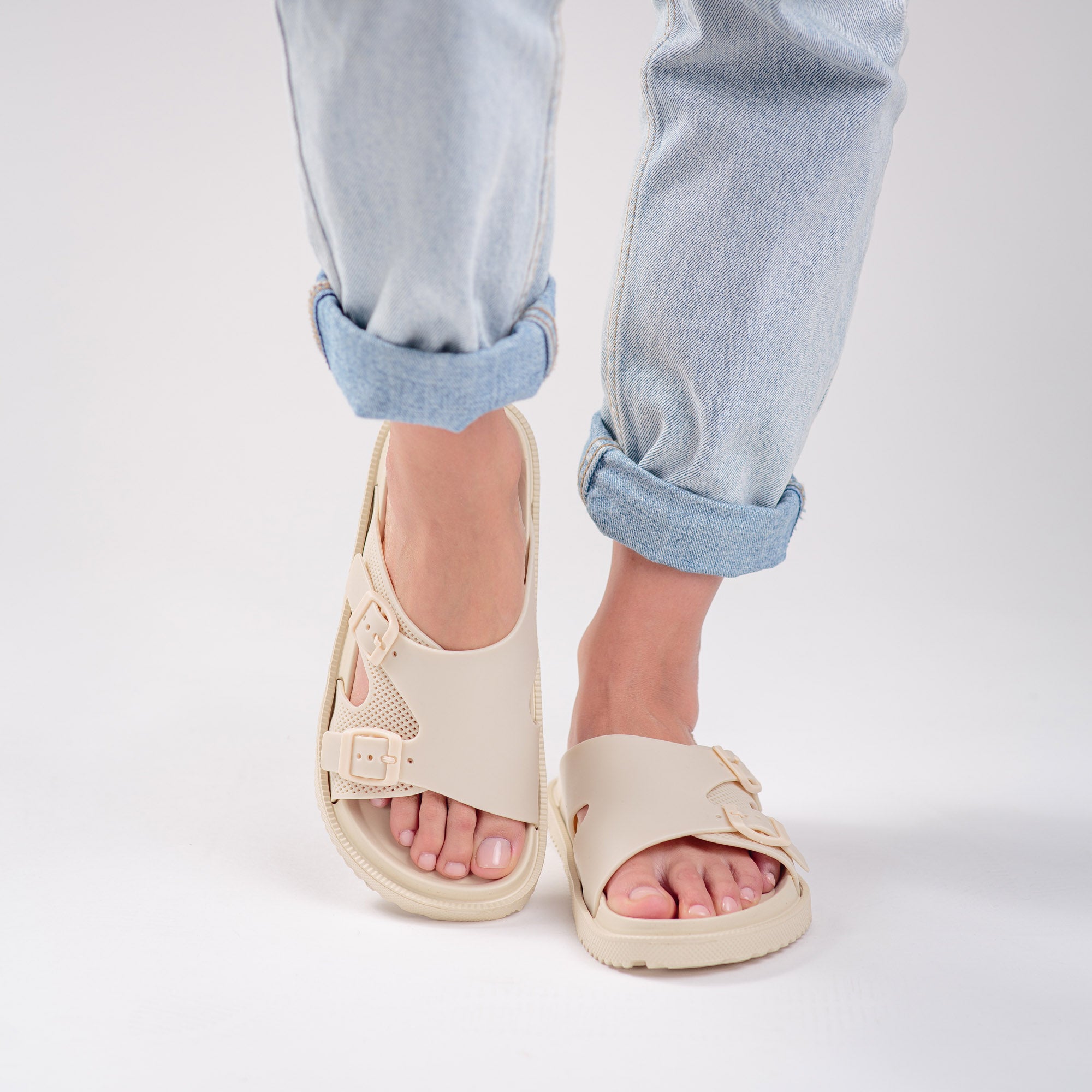 Plaka Landslide Recovery Sandals | Sahara