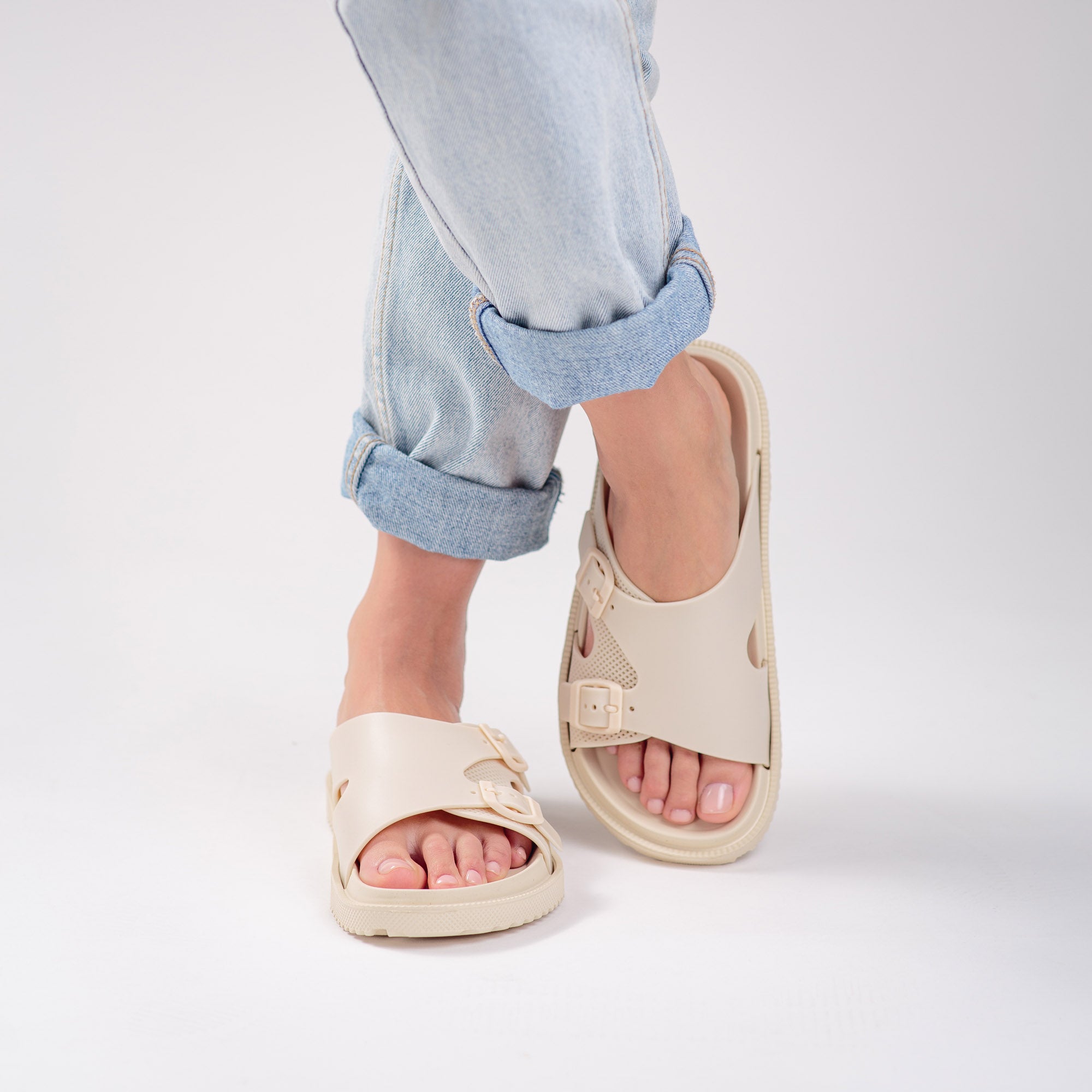 Plaka Landslide Recovery Sandals | Sahara